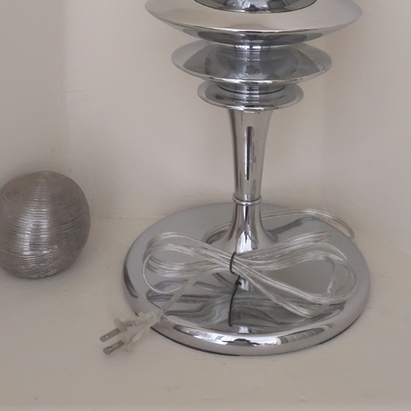 Table Lamp - Picture 5 of 5